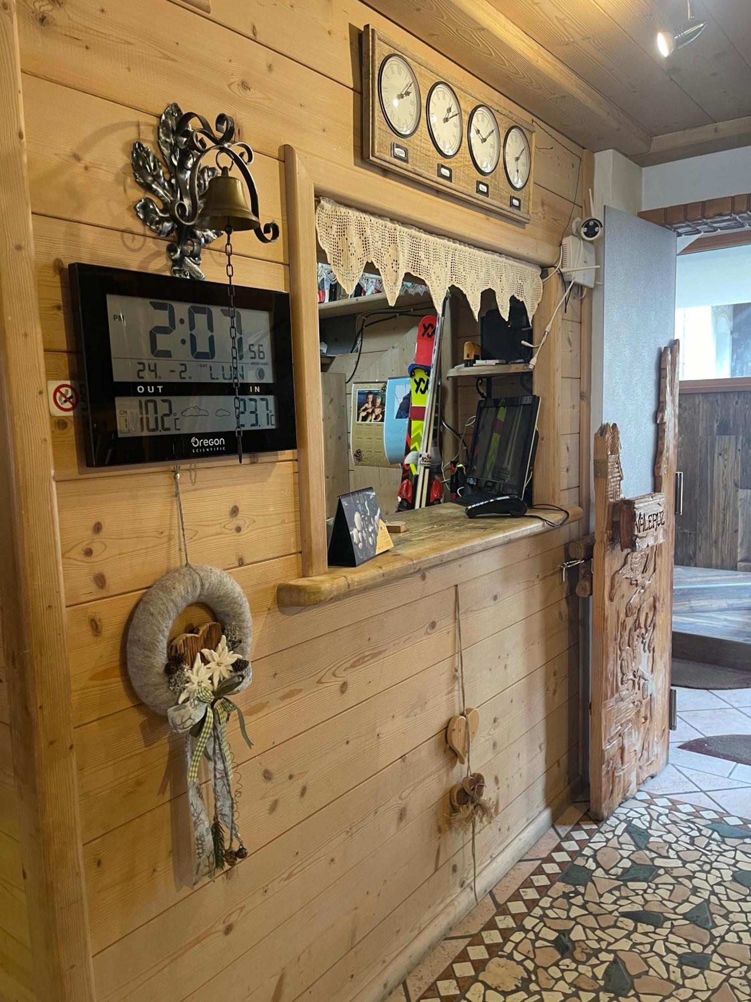 瓦勒鲁兹木屋酒店 卡纳泽伊 外观 照片